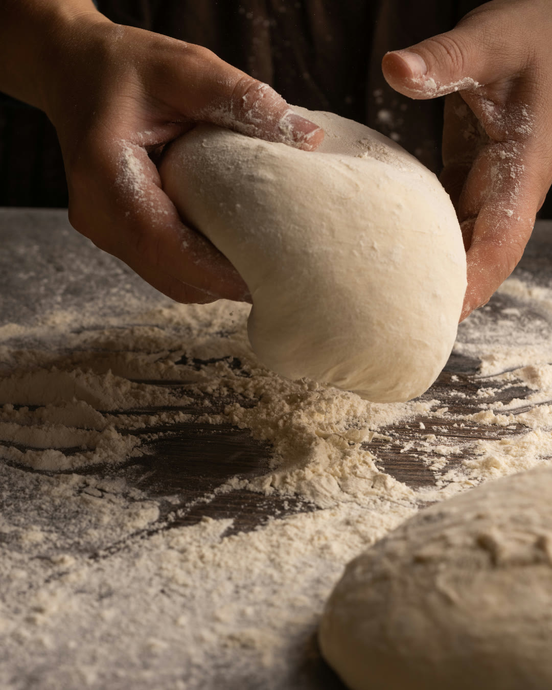 La masa fermentada de La Piazza trabajada a mano