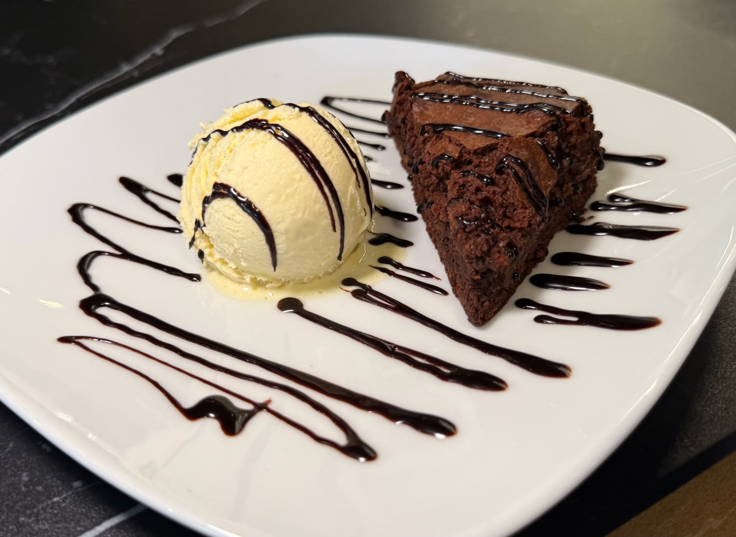 Brownie con helado de La Piazza